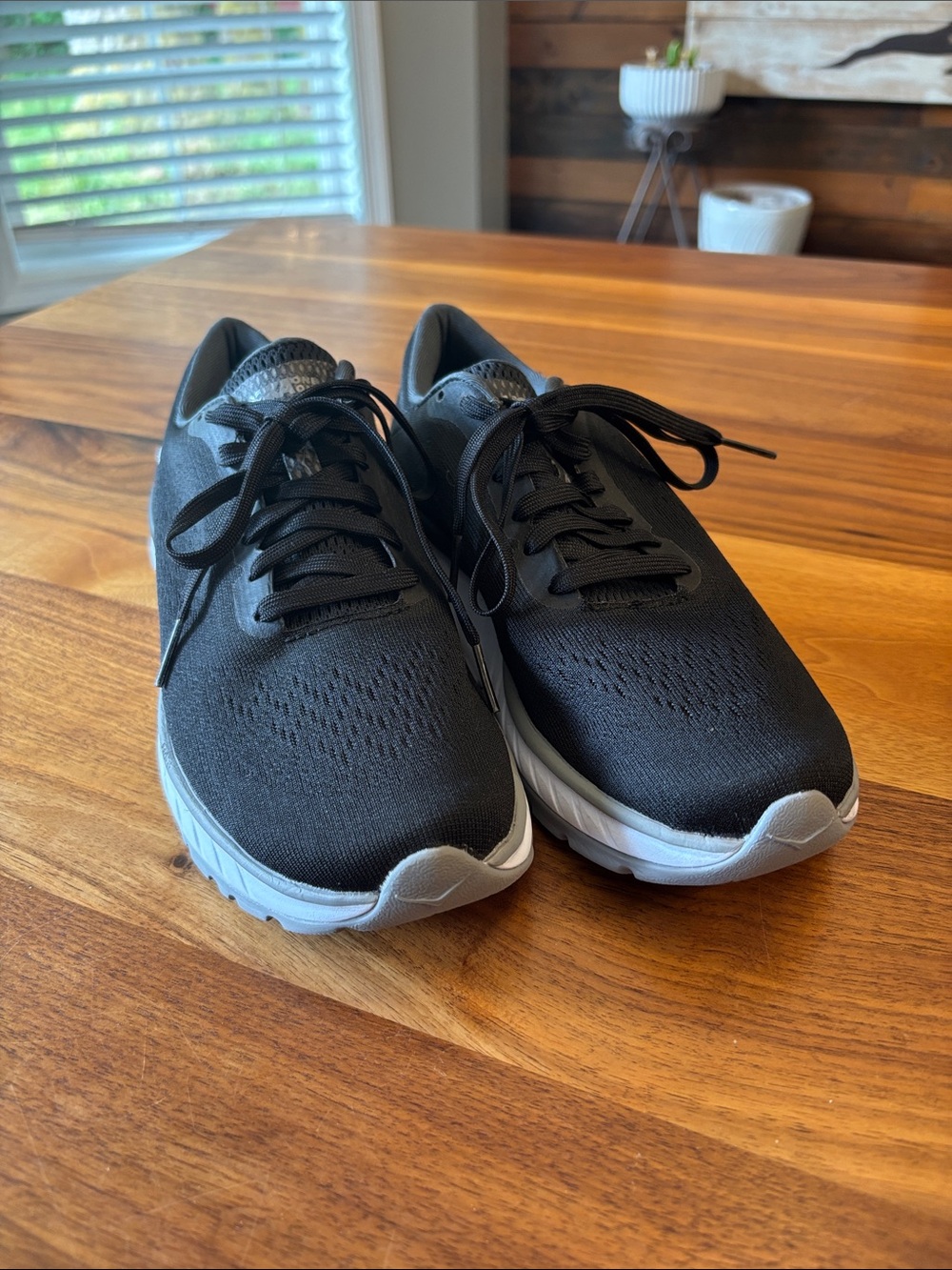 Hoka Black One One Cavu 2 Women’s Running Athletic Shoe Size 6.5